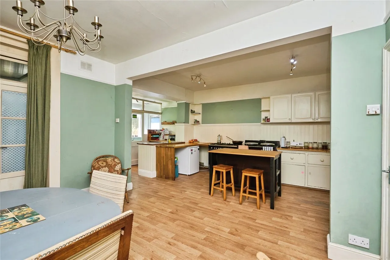St. Johns Road, Newport, PO30, photo 7
