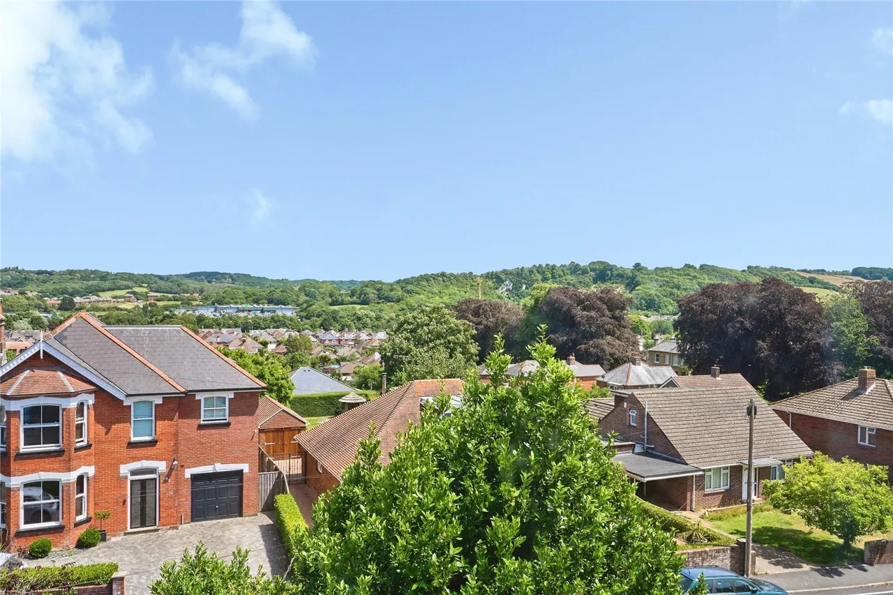 St. Johns Road, Newport, PO30, photo 12