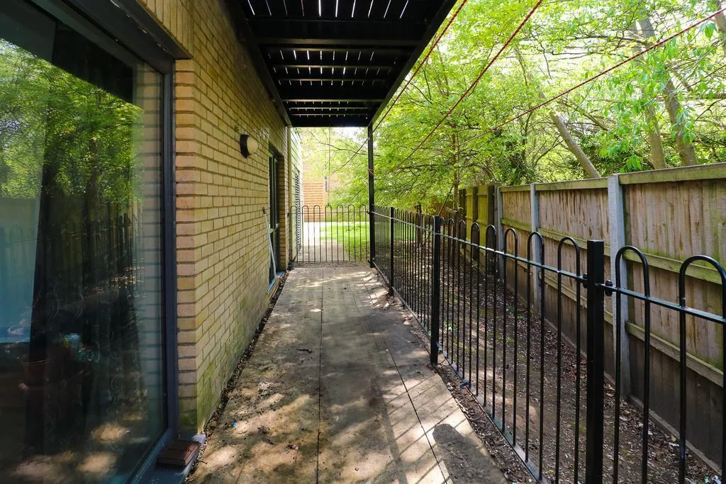 Parchment Close, Mitcham, photo 8