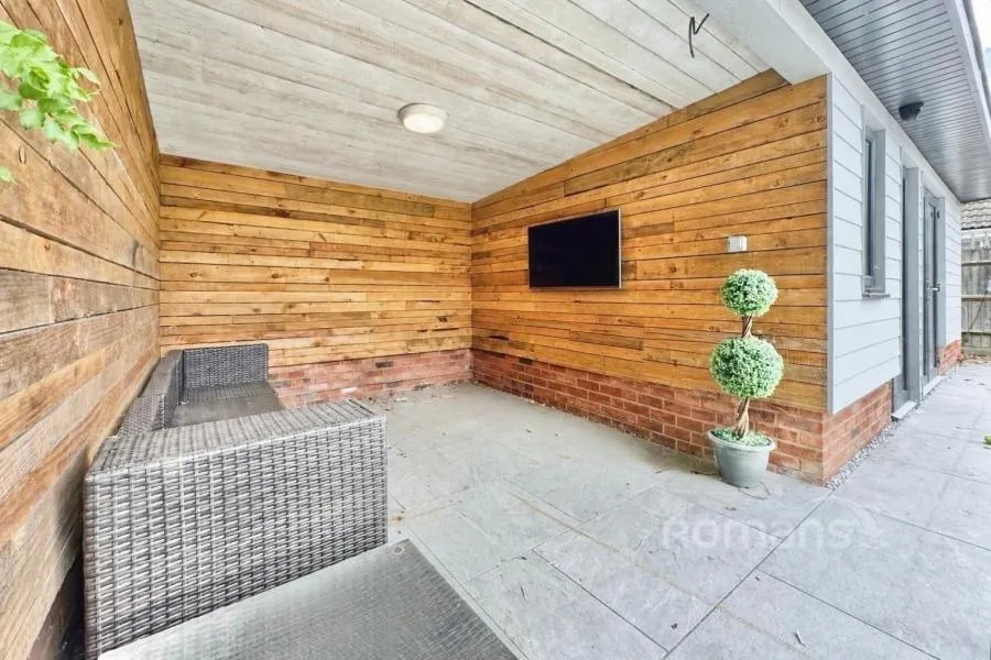 Branksome Hill Road, College Town, GU47, photo 8