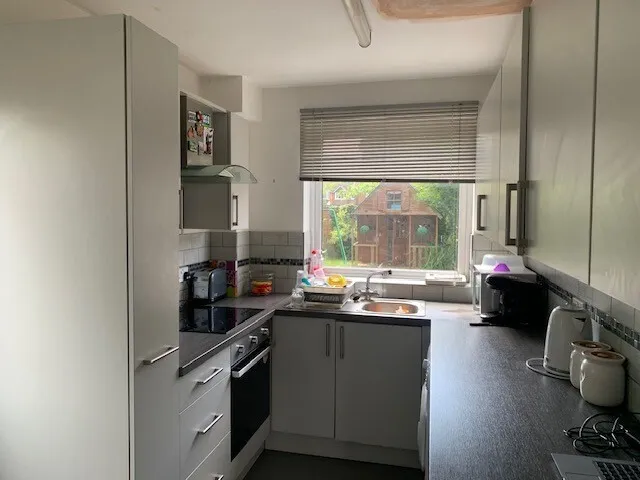 Larchwood Drive, Wilmslow, photo 3