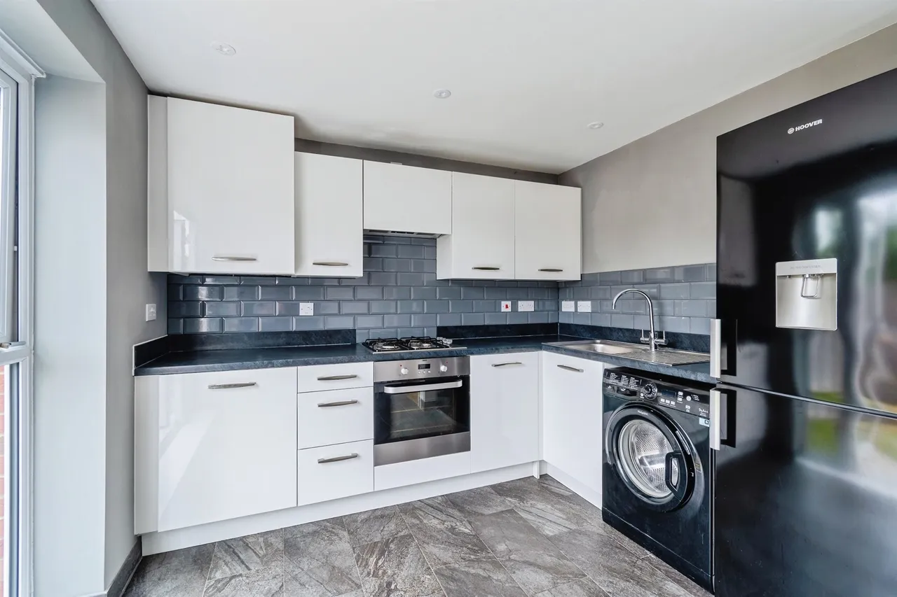 Asquith Avenue, Melksham, SN12, photo 9
