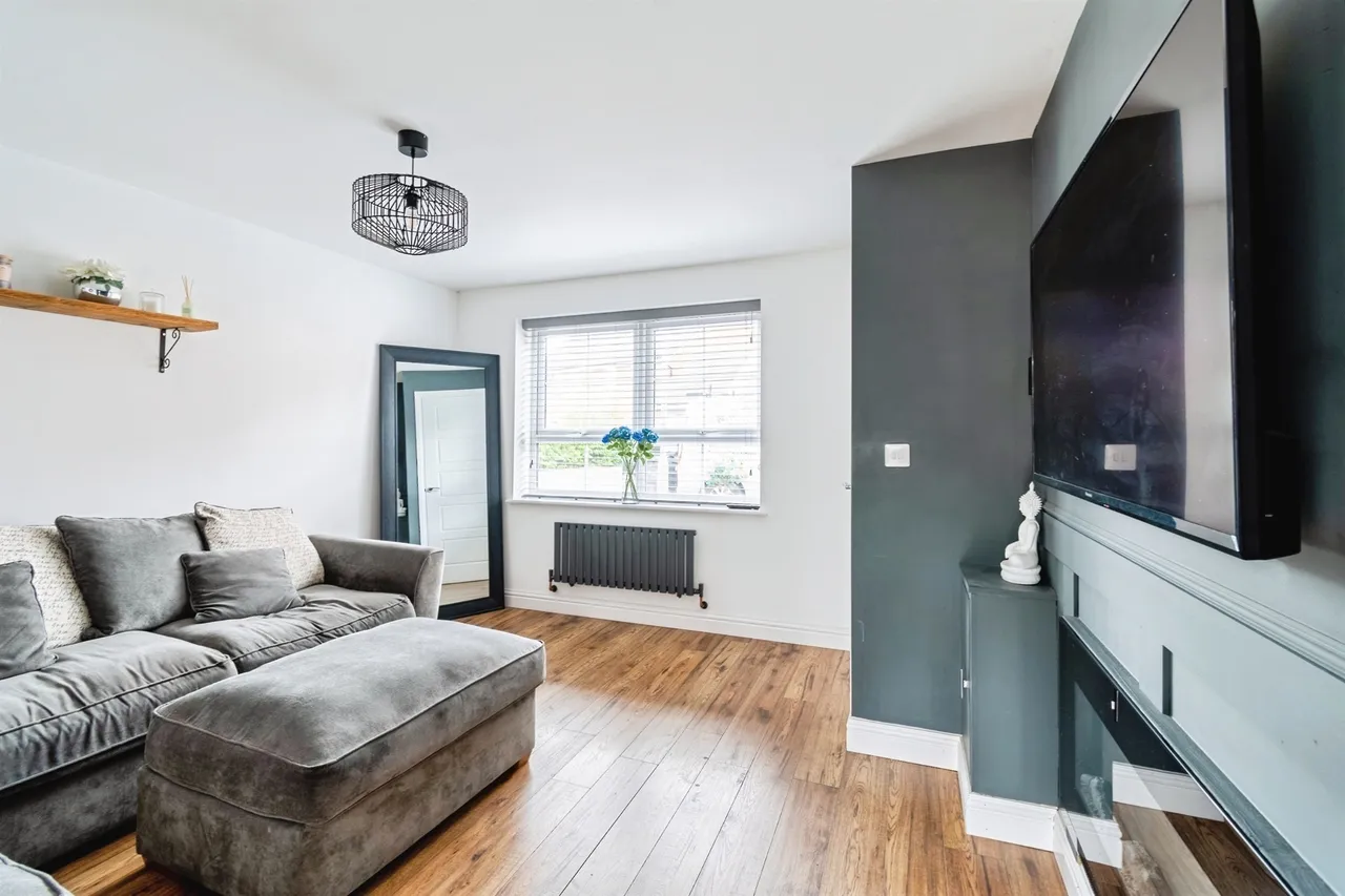 Asquith Avenue, Melksham, SN12, photo 5