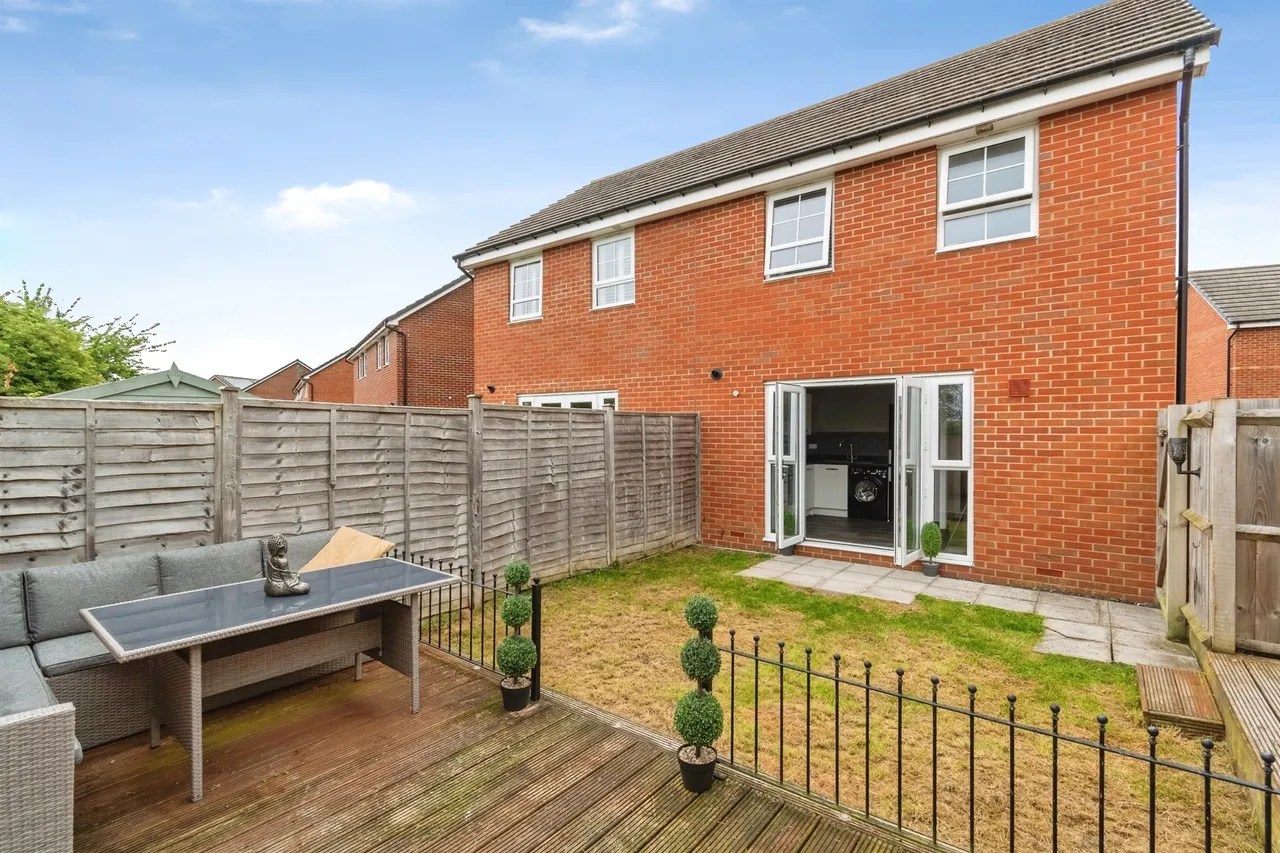 Asquith Avenue, Melksham, SN12, photo 16