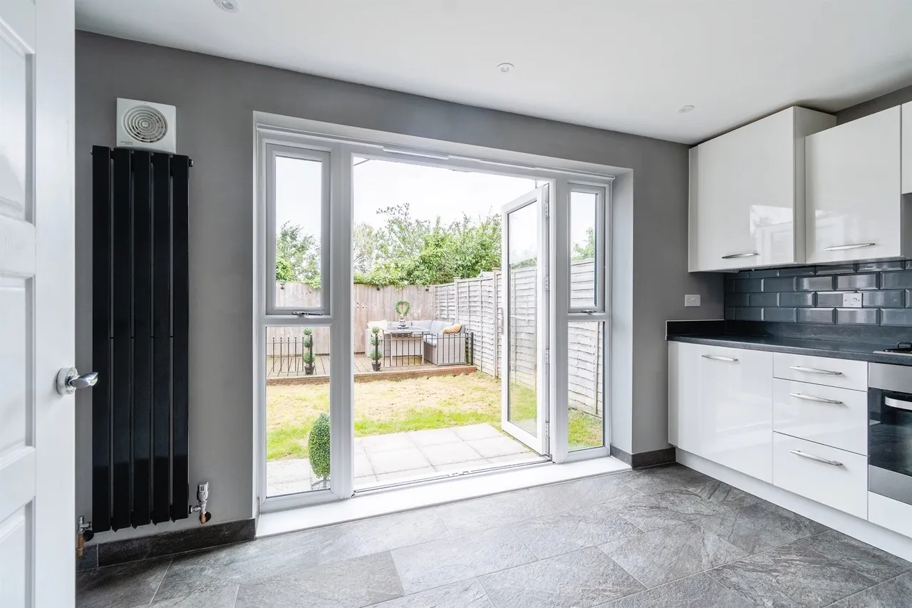 Asquith Avenue, Melksham, SN12, photo 6