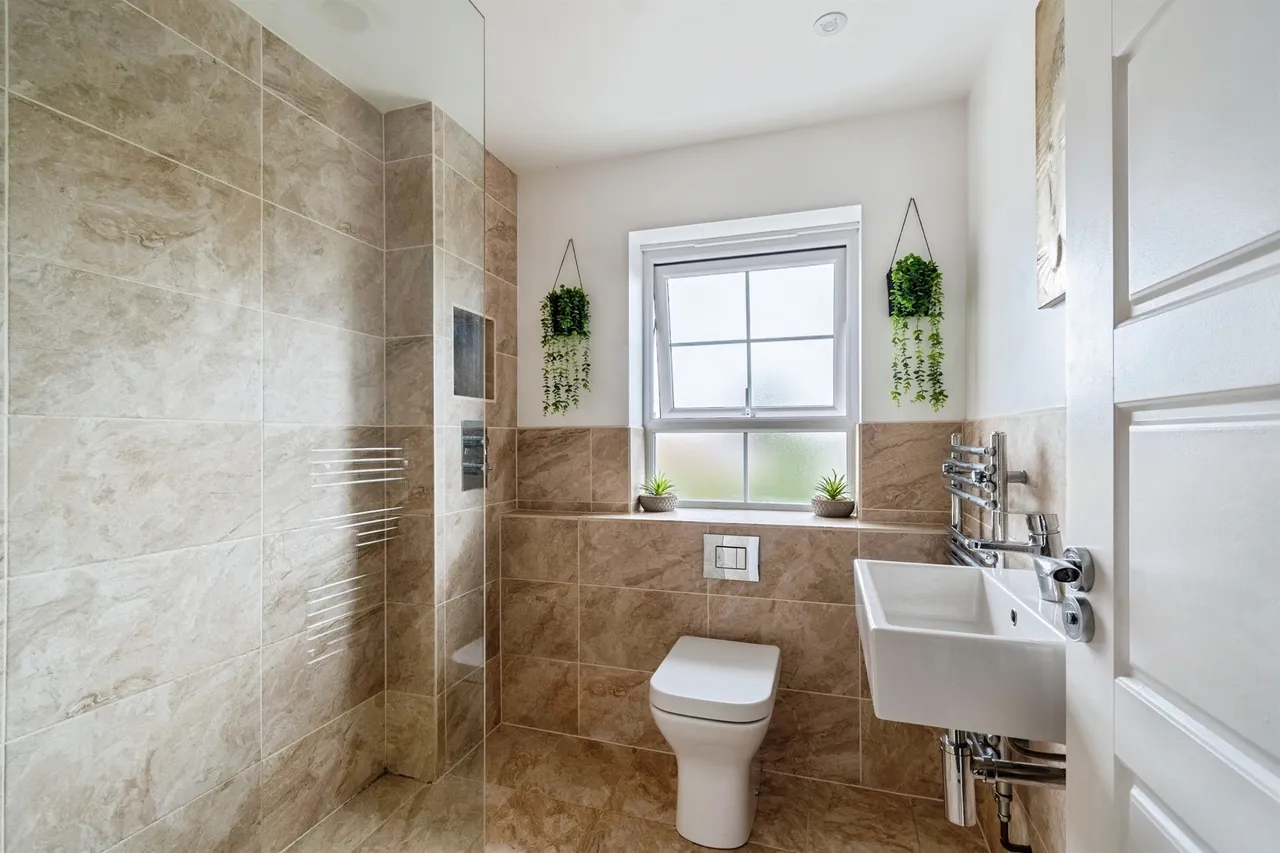 Asquith Avenue, Melksham, SN12, photo 15