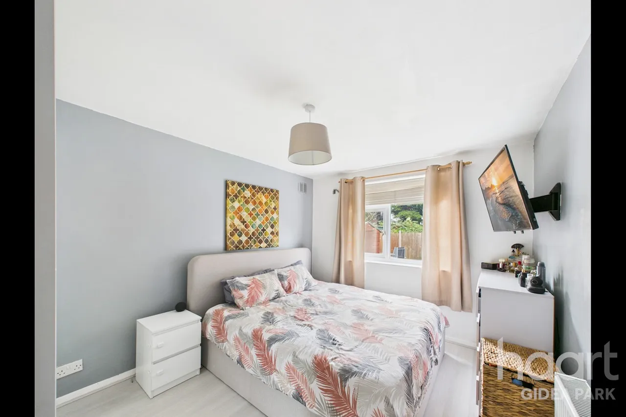 Eastern Avenue East, Gidea Park, RM2, photo 7