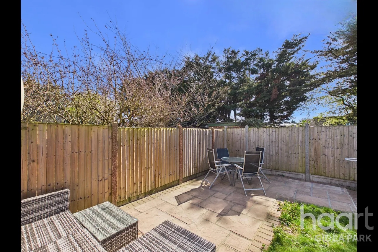 Eastern Avenue East, Gidea Park, RM2, photo 11