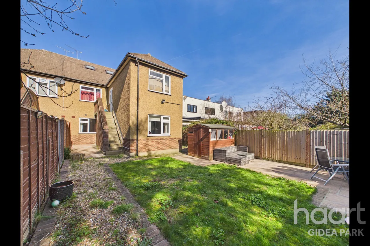 Eastern Avenue East, Gidea Park, RM2, photo 10