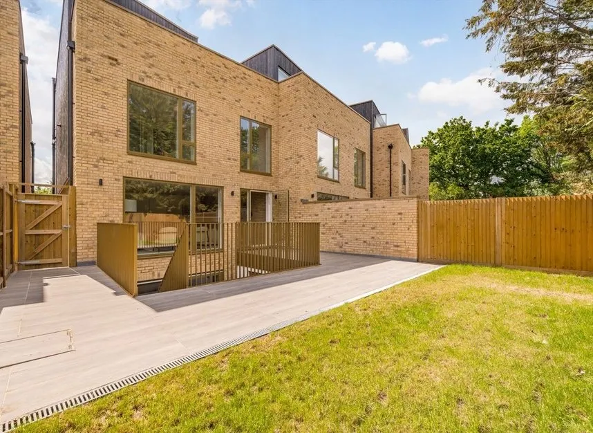 Coombe Lane, Wimbledon, SW20, photo 2