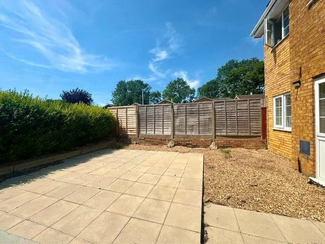 Therfield Walk, Houghton Regis, Dunstable, Bedfordshire, LU5, photo 2