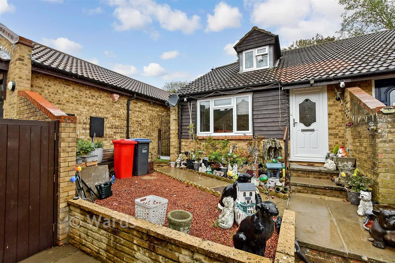 3 bed chalet for sale, Curlinge Court, Ramsgate, CT11