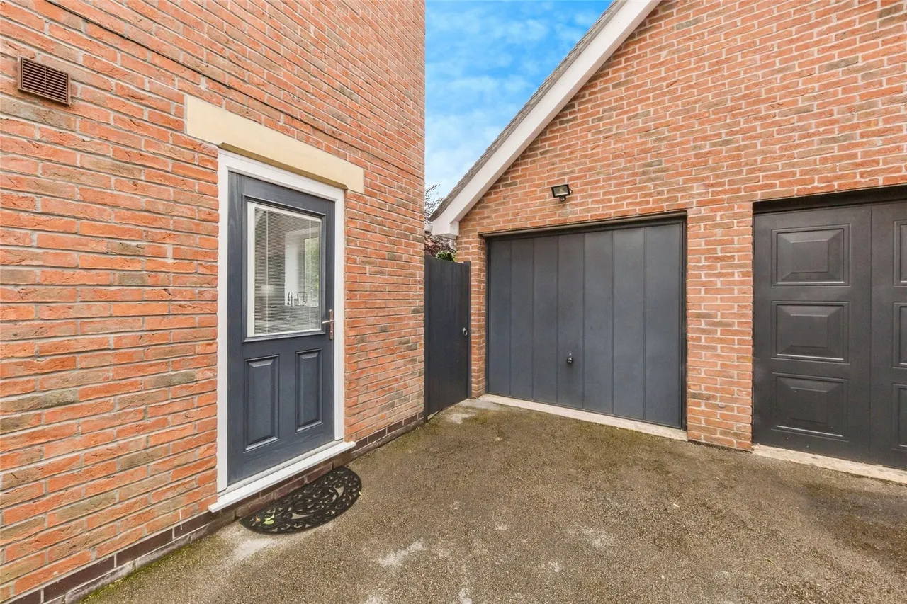 Portmarnock Close, MACCLESFIELD, Cheshire, SK10, photo 9