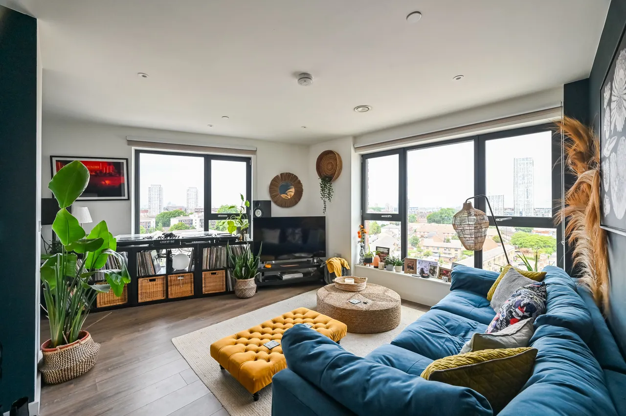 2 bed flat for sale — Flat 605, Headwater Point, London