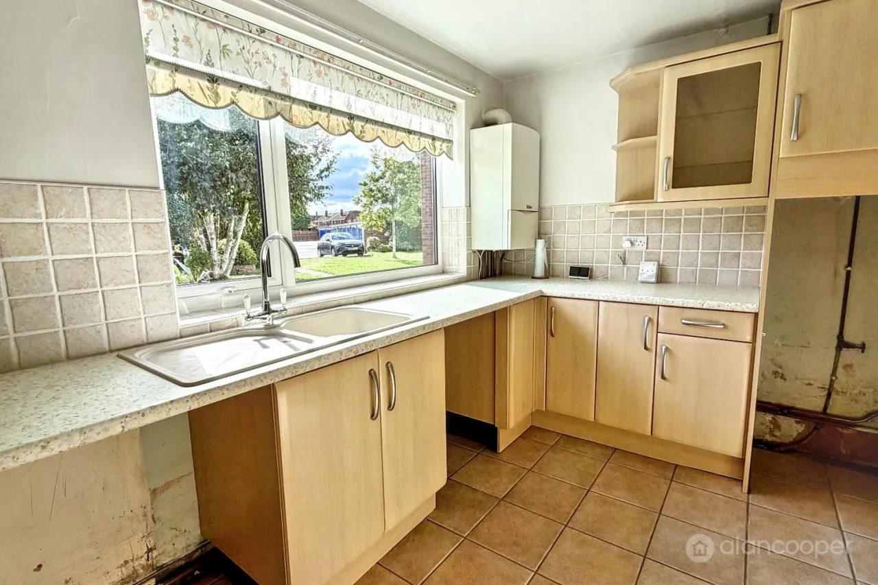 Coniston Court, St Nicolas Park, CV11, photo 8