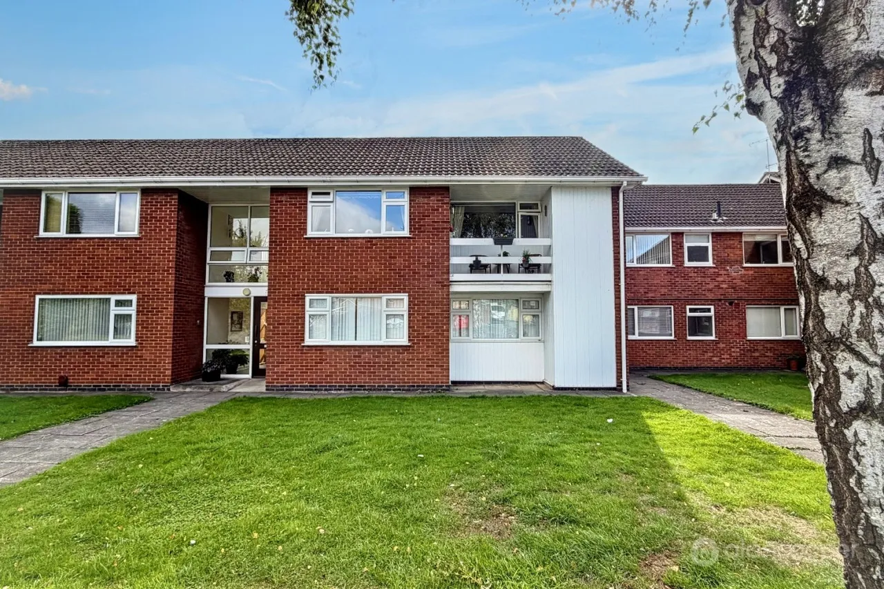 3 bed flat for sale, Coniston Court, St Nicolas Park, CV11