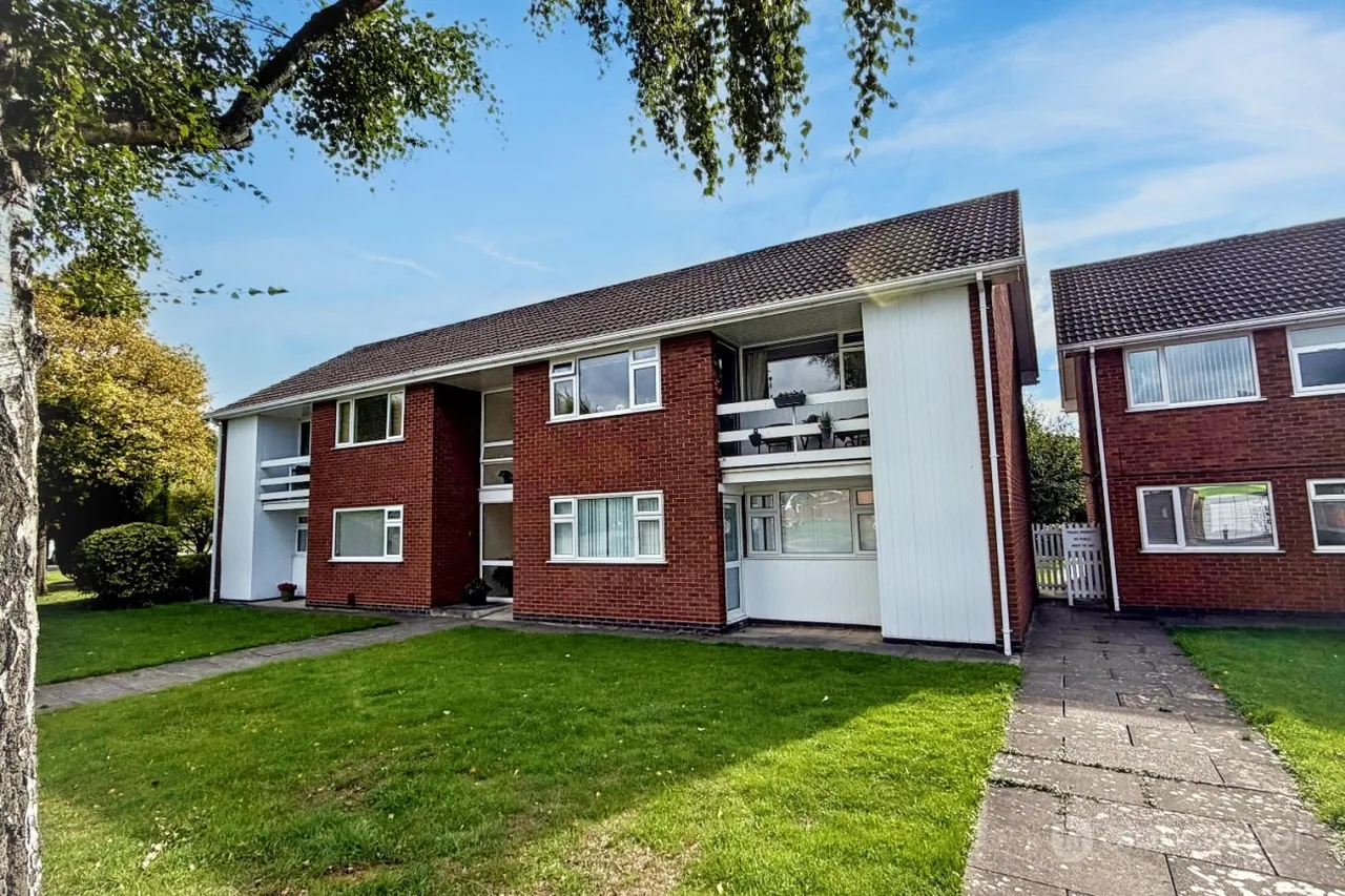 Coniston Court, St Nicolas Park, CV11, photo 14