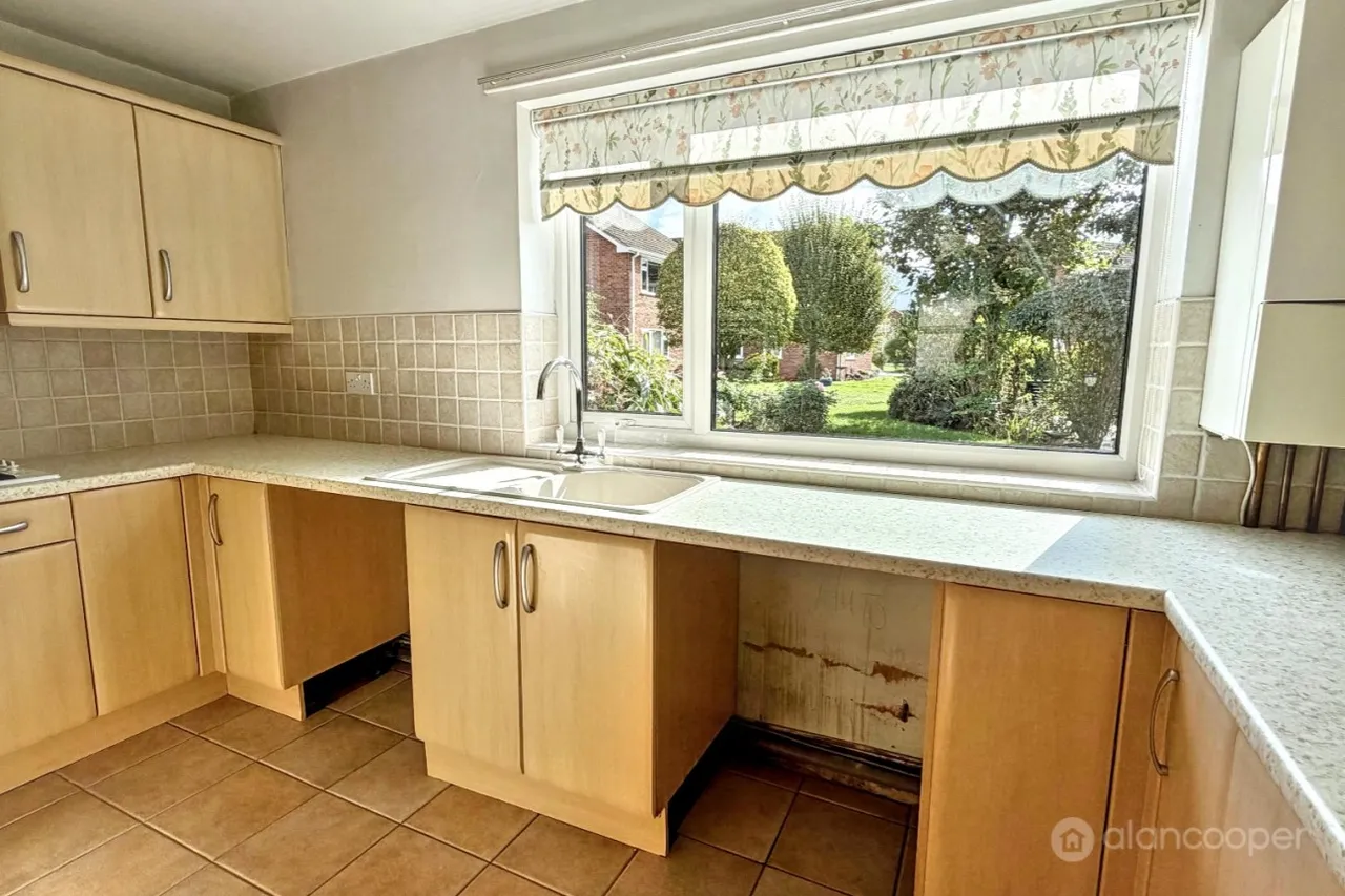 Coniston Court, St Nicolas Park, CV11, photo 6
