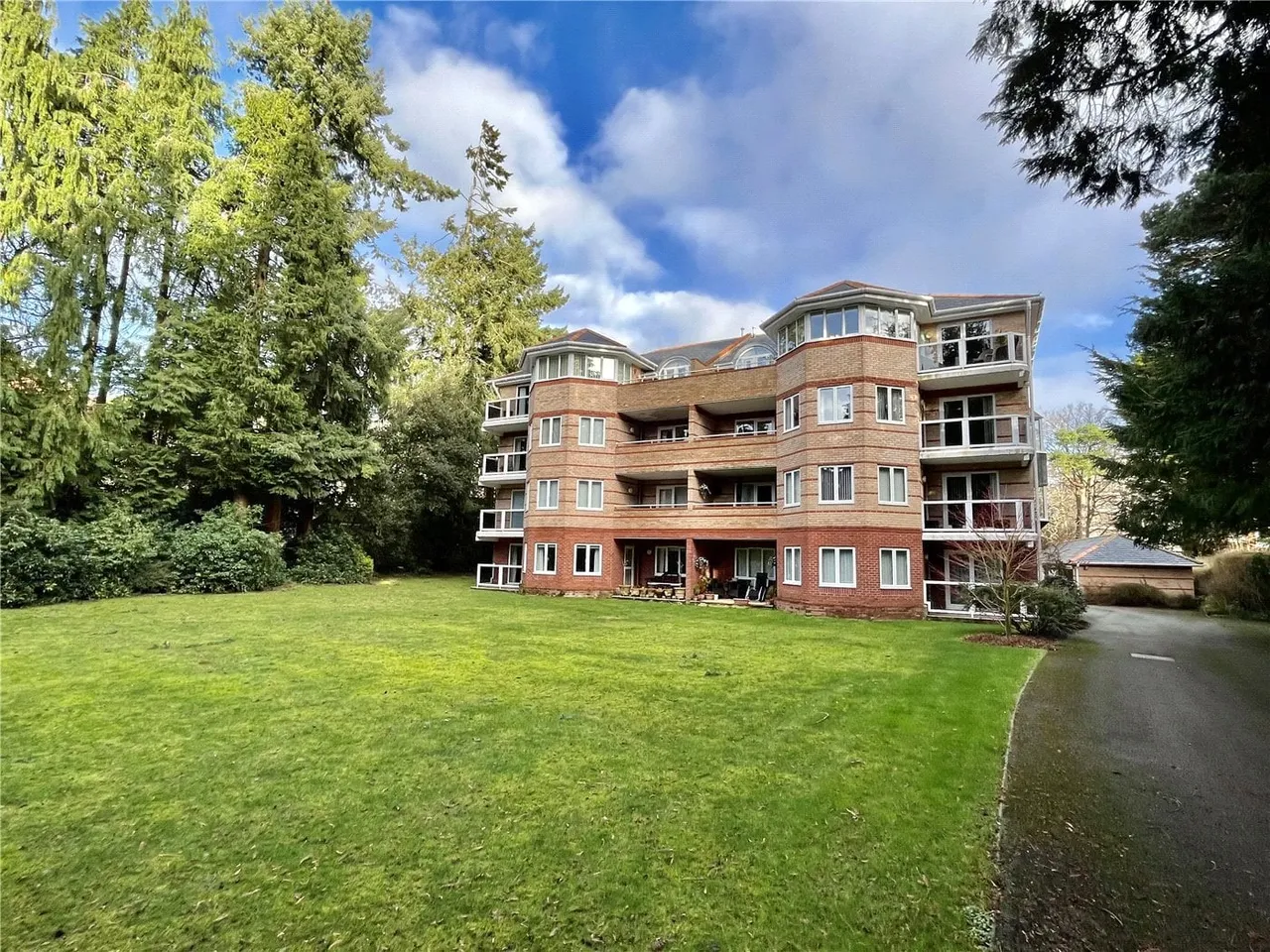 3 bed flat for sale — Balcombe Road, Poole, Dorset, BH13