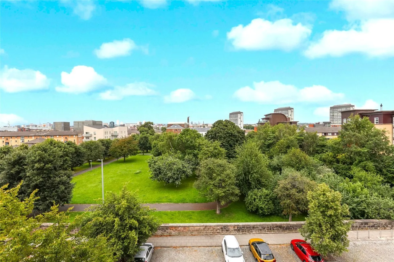 Errol Gardens, GLASGOW, Lanarkshire, G5, photo 16