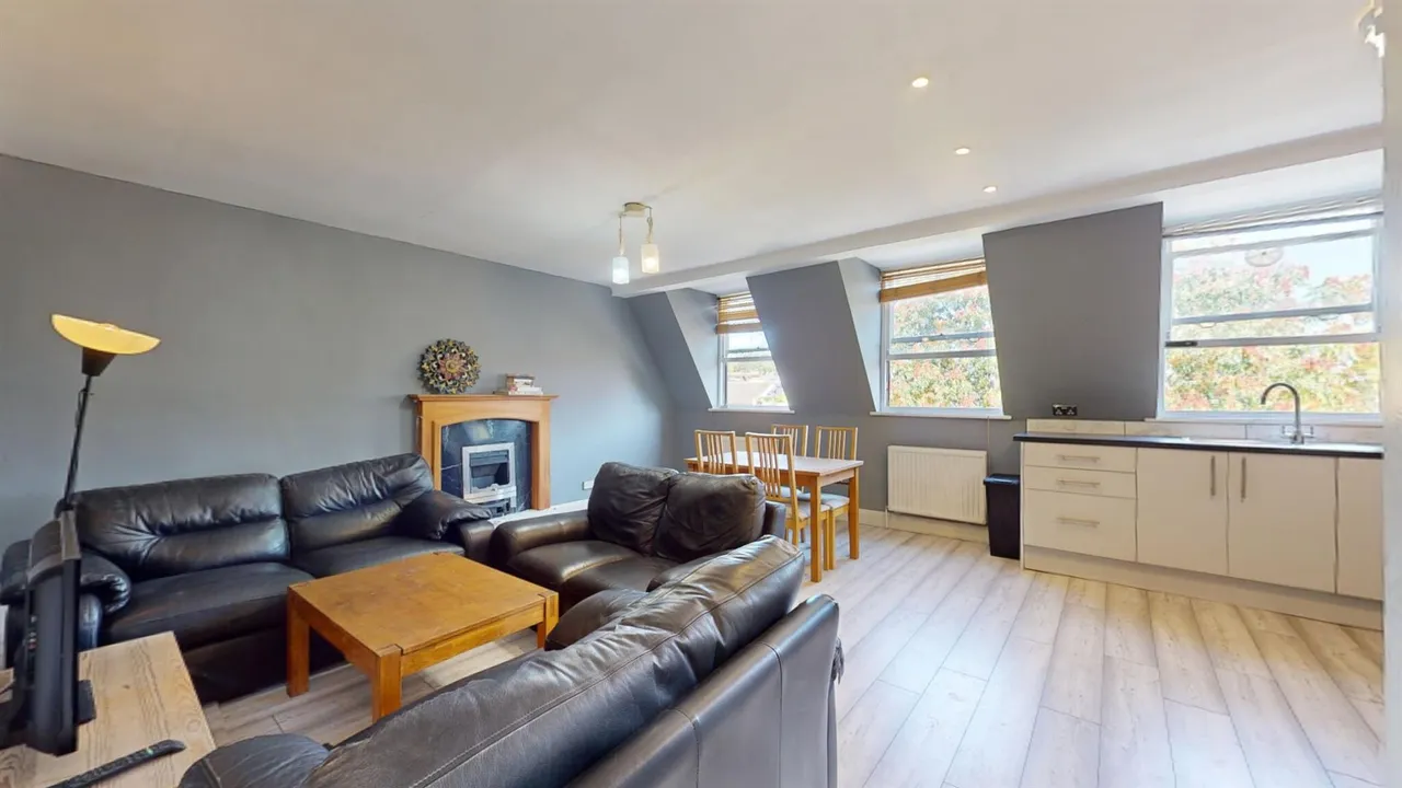 2 bed flat for sale, Elsham Road, London, W14