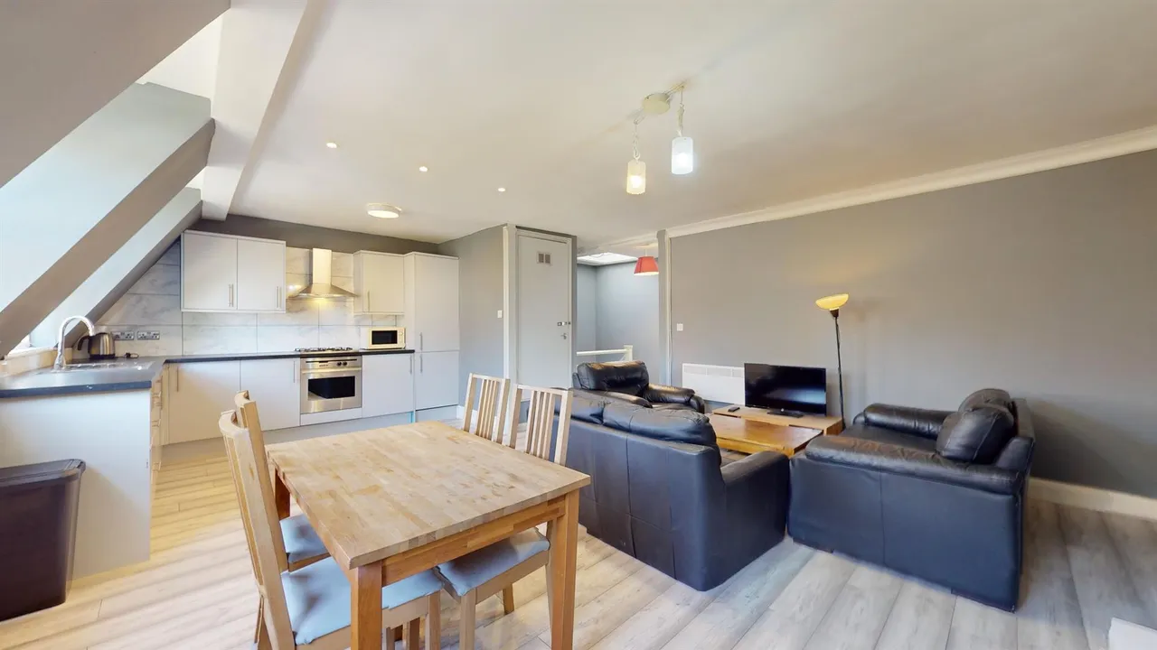 Elsham Road, London, W14, photo 2