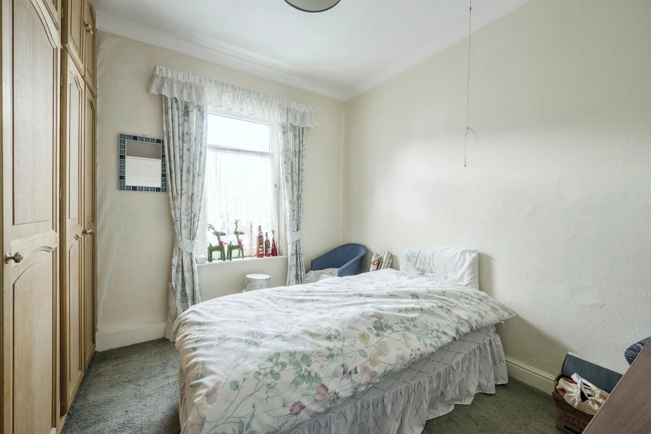 Avenue Road, Wath-Upon-Dearne, S63, photo 11