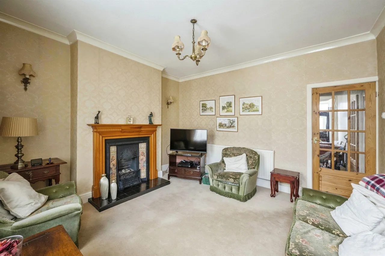 Avenue Road, Wath-Upon-Dearne, S63, photo 5