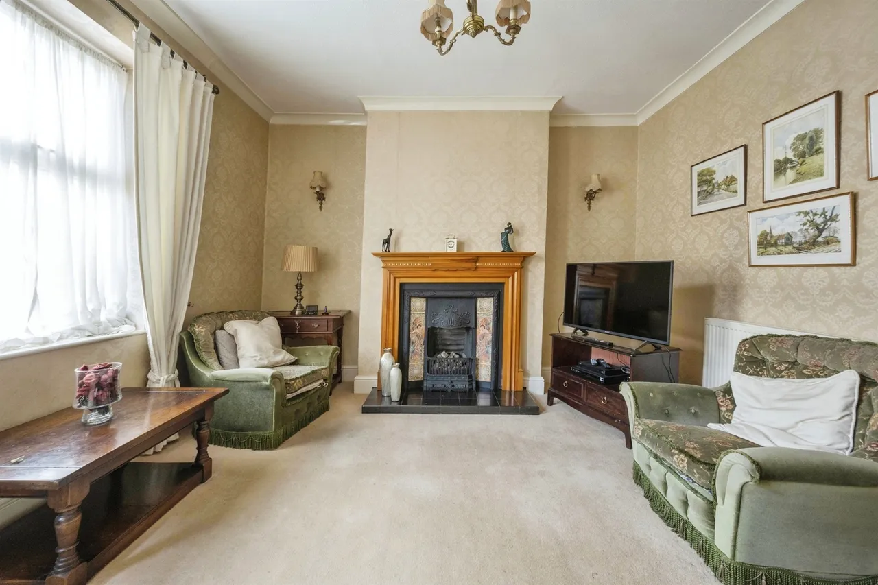Avenue Road, Wath-Upon-Dearne, S63, photo 6