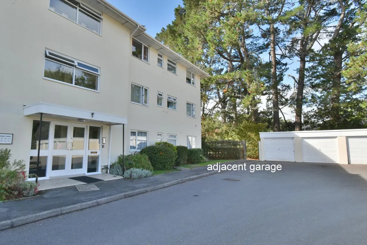 Wivenhoe House, BH22, photo 4
