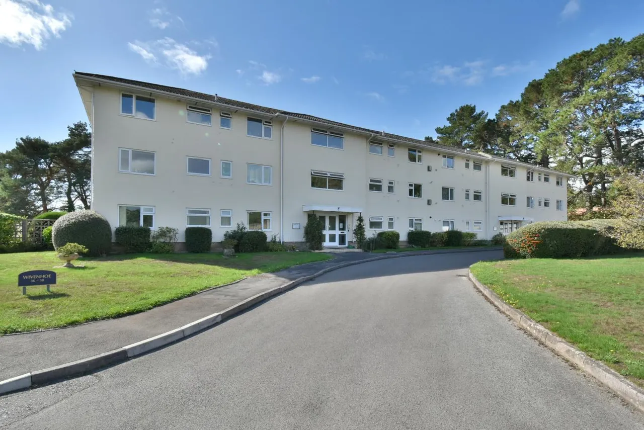 Wivenhoe House, BH22, photo 19