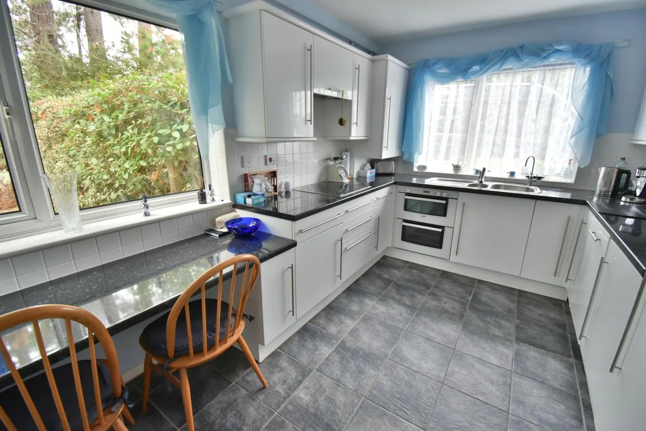 Wivenhoe House, BH22, photo 5