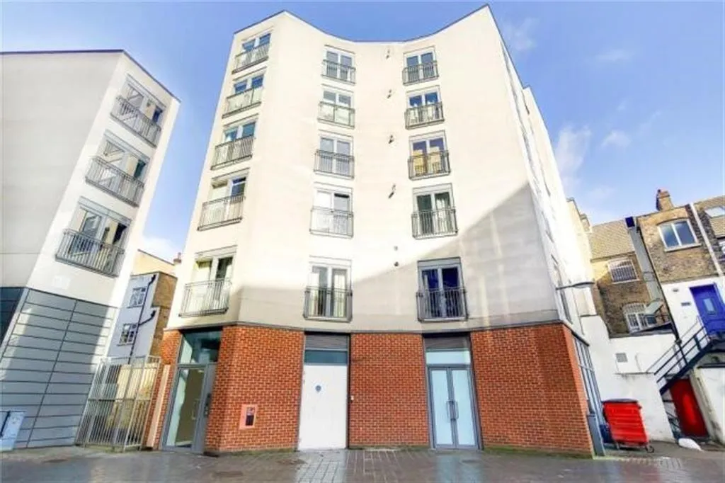 Chapel Yard, London, photo 7