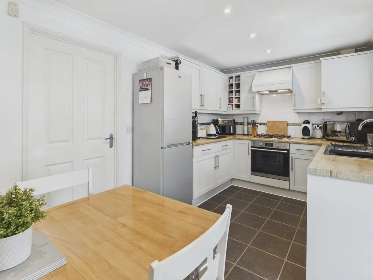 Wain Avenue, Chesterfield, S41, photo 2