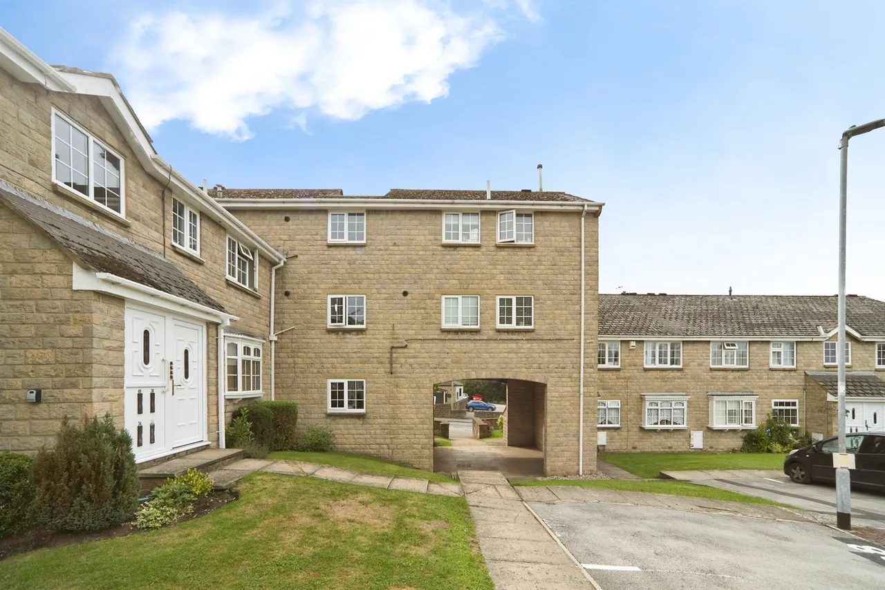 1 bed flat for sale — Borrowdale Croft, Yeadon, Leeds