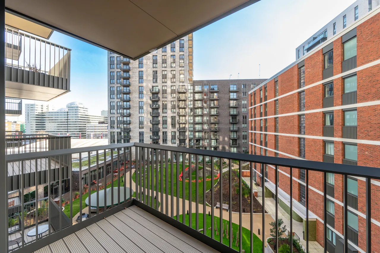 Flat 522 Birch House, Repton Gardens, Wembley, photo 8