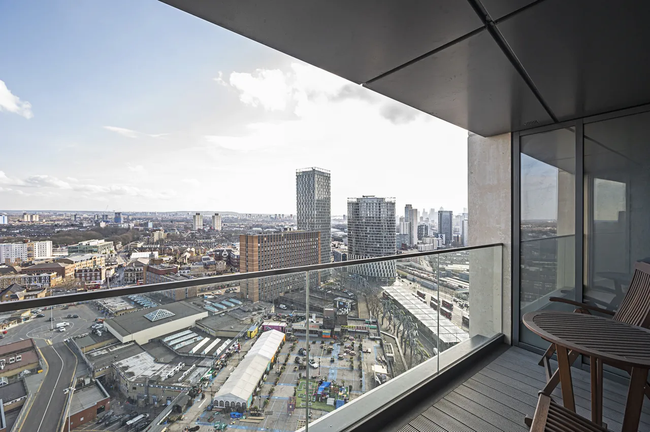 Flat 124, Legacy Tower, 88 Great Eastern Road, London, photo 8