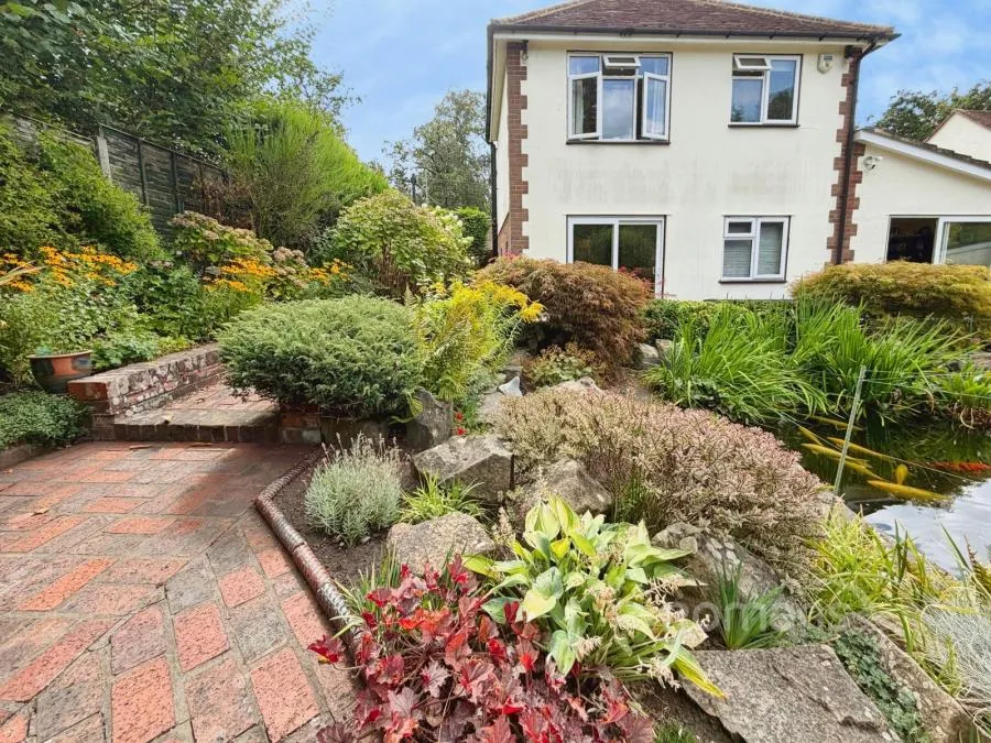 Chobham Road, Frimley, GU16, photo 26