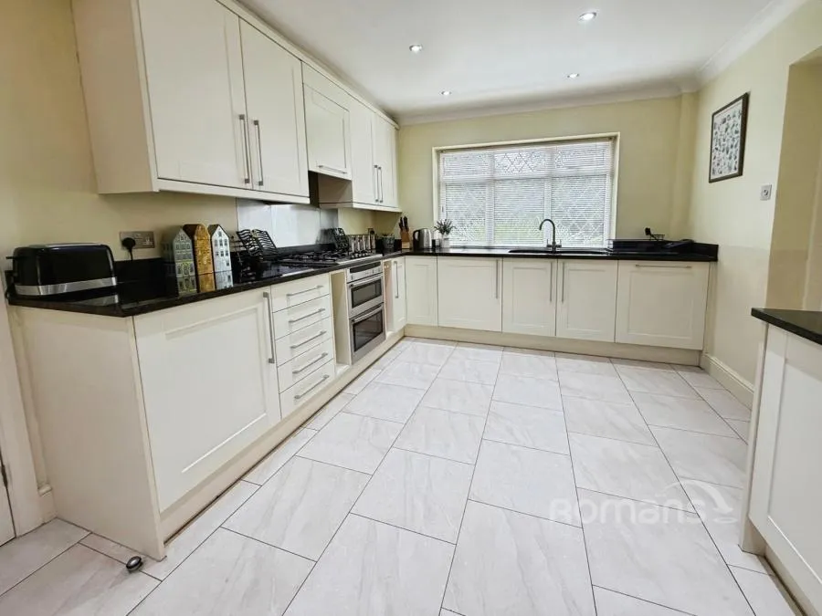 Chobham Road, Frimley, GU16, photo 18