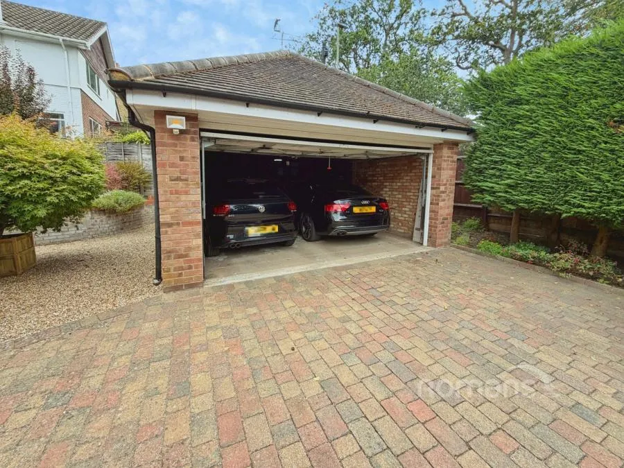 Chobham Road, Frimley, GU16, photo 13