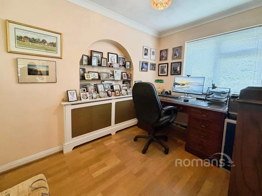 Chobham Road, Frimley, GU16, photo 16