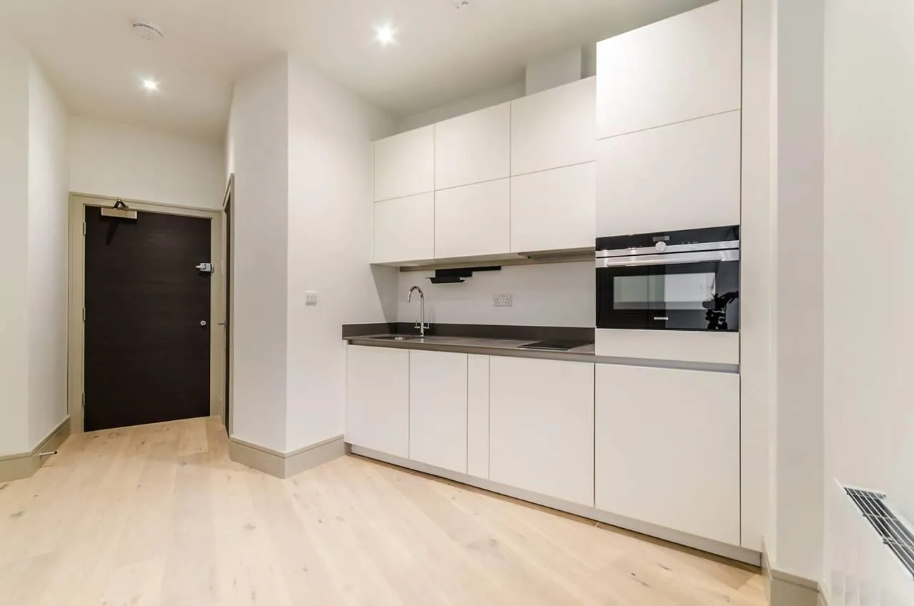 1 bed flat to rent — 230 Burlington Road, New Malden