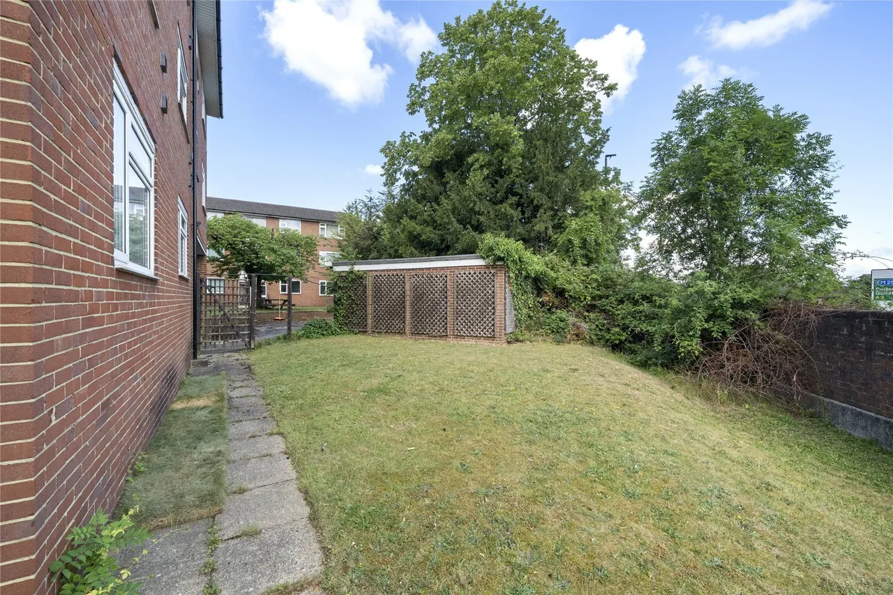 Wickham Close, New Malden, KT3, photo 11