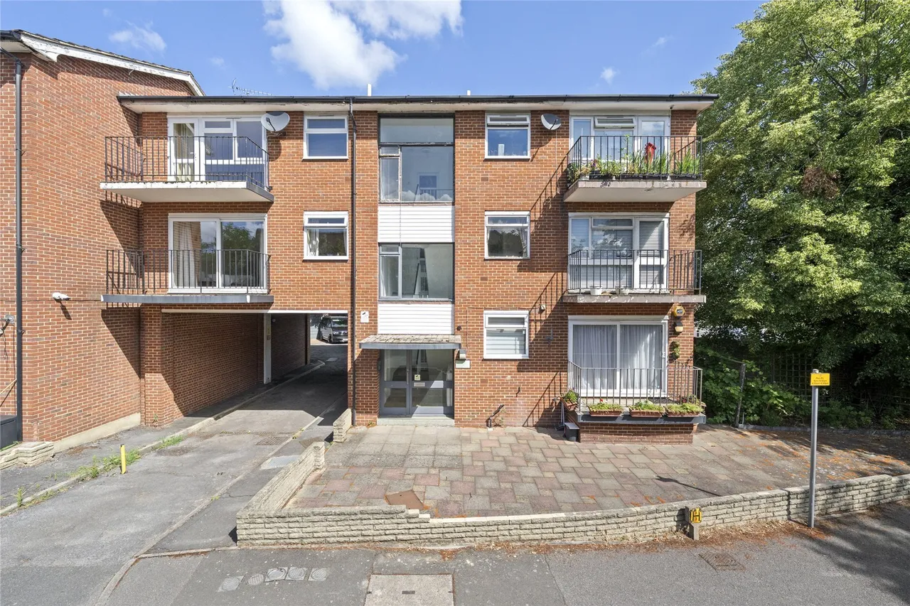 Wickham Close, New Malden, KT3, photo 2