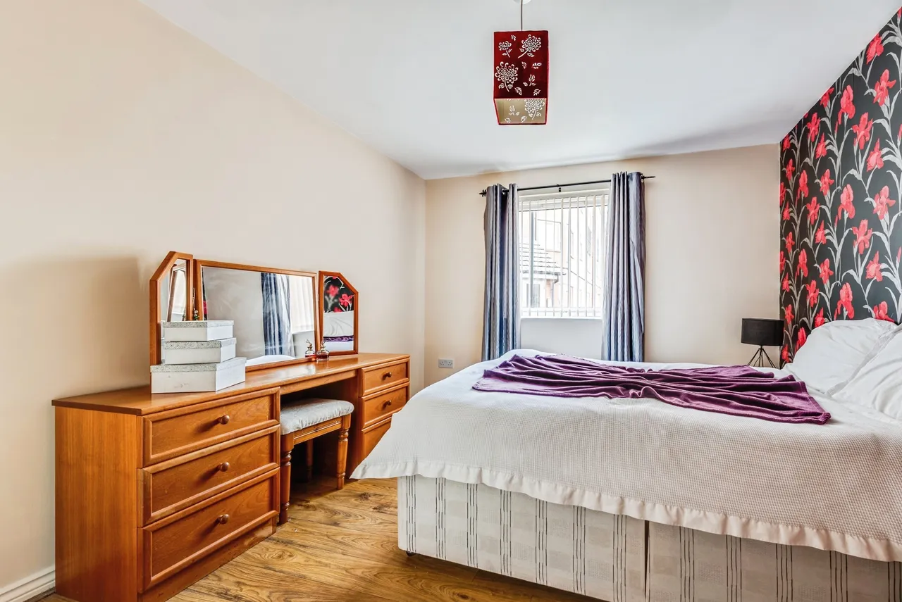 Yersin Court, Swindon, SN1, photo 12