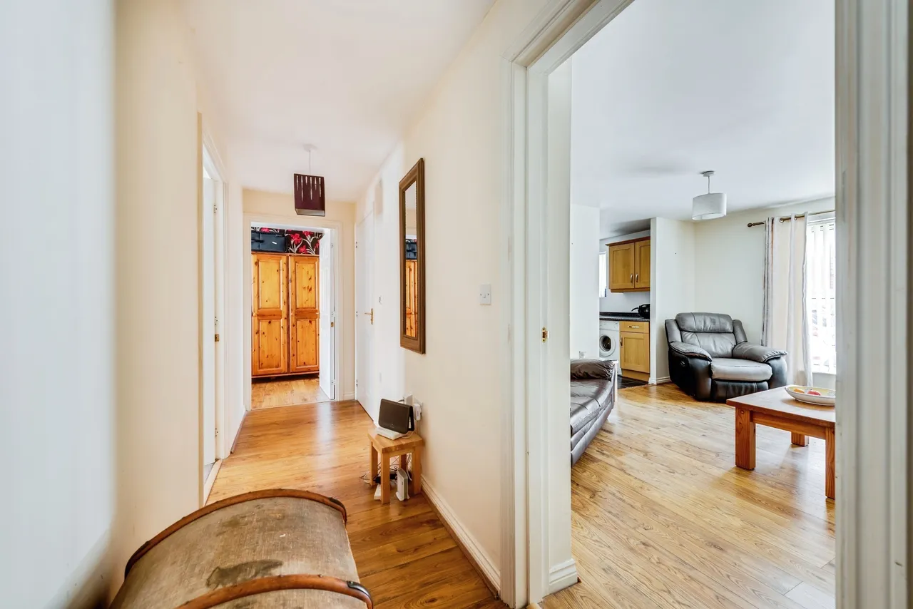 Yersin Court, Swindon, SN1, photo 13