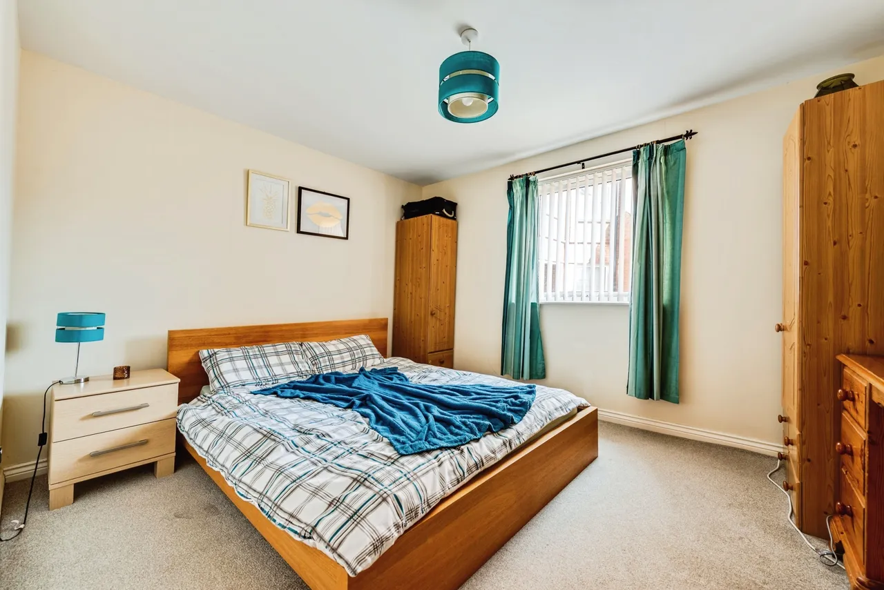 Yersin Court, Swindon, SN1, photo 8