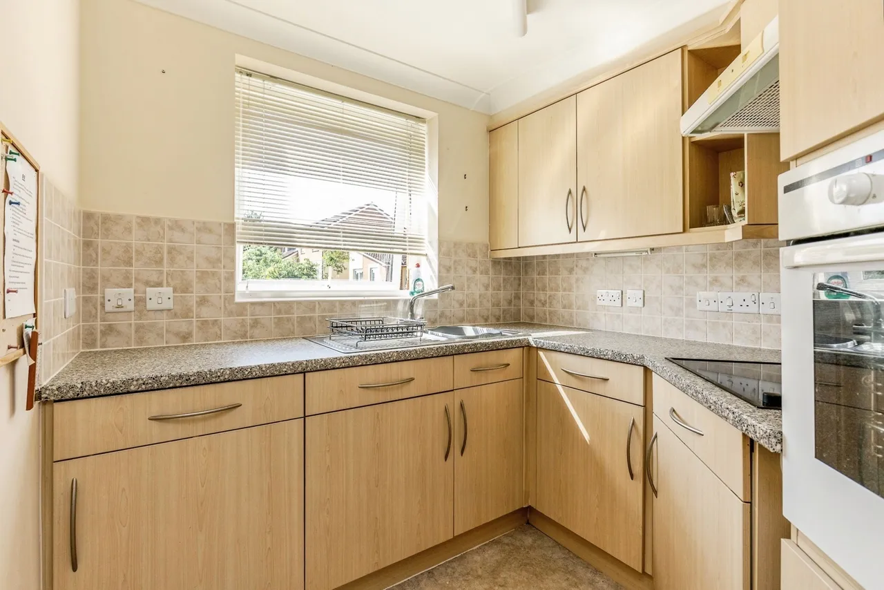 Station Road, Worle, BS22, photo 5