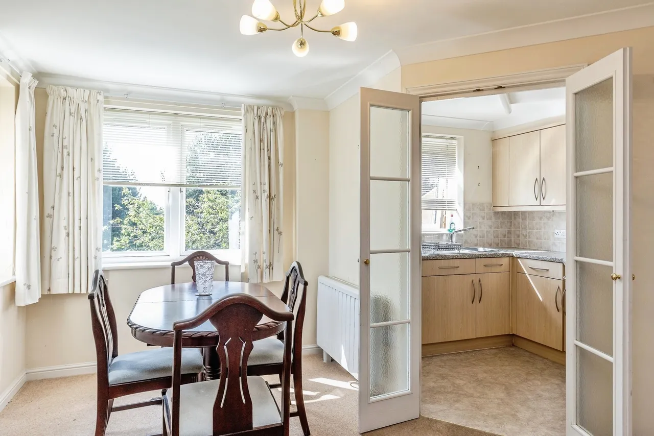 Station Road, Worle, BS22, photo 4