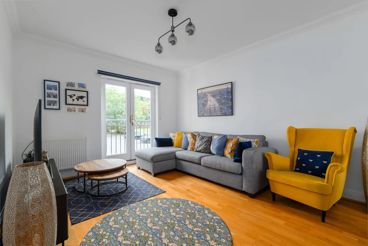 2 bed flat for sale, Belmont Hill, London, SE13